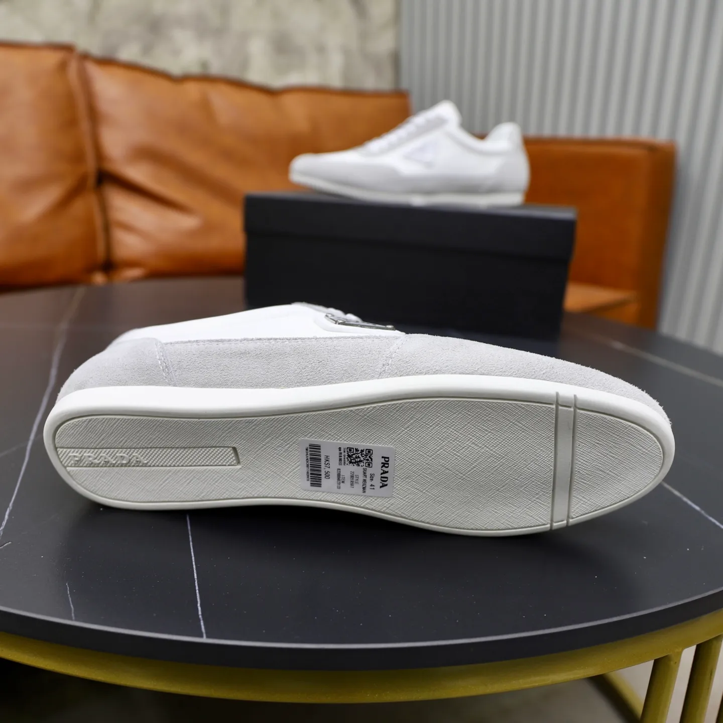 Men's shoes: 440💰🙅‍♂️🙅‍♂️🙅‍♂️ Brand: PRADA Standard code: 38–44 (45 can be customized) Level: Same as the official website Material: Original fabric Comfortable and breathable lining Lightweight and wear-resistant outsole Style category: Men's fashionable casual shoes and boots Running sneakers Distinguished luxury brand elements Top luxury Color: actual picture color